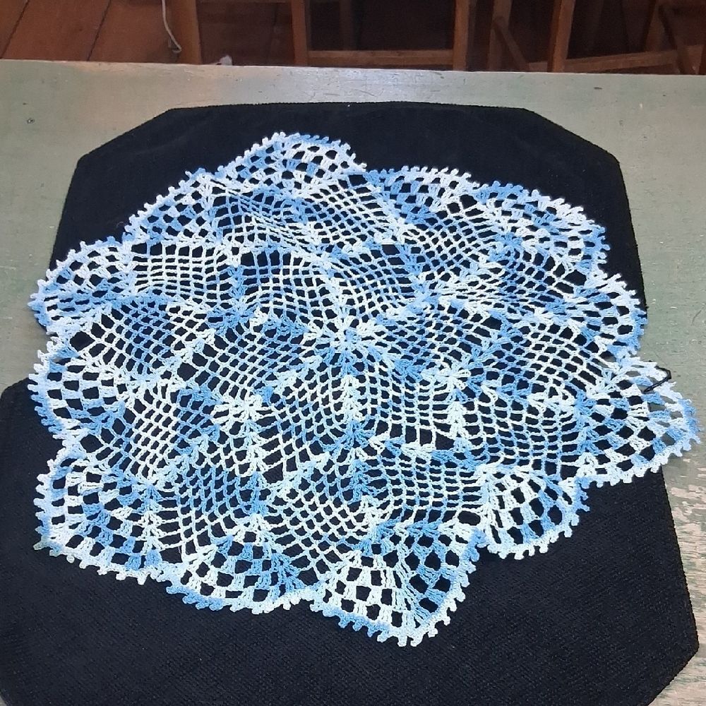 18.5" Shades Of Blue And‎ White Doily